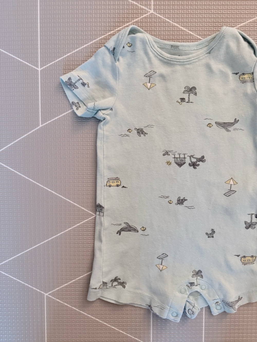Carters|Baby boy/toddler summer cotton romper•Novelty Beachy print,whales 18M•••